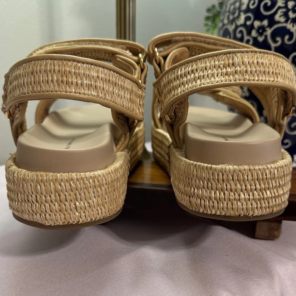 Call It Spring Mauii Wedge Sandals NIB - Picture 8 of 10